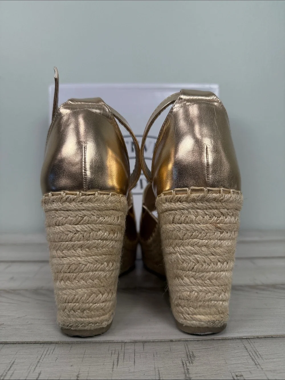 Steve Madden Gorgeous Rose Gold Wedge With Ankle Straps Size 8.5